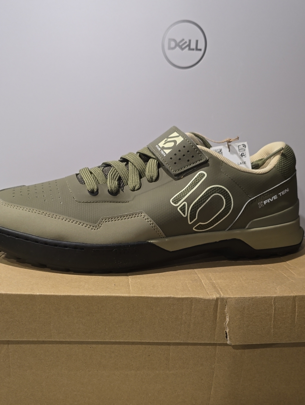 Men’s Lace-Up Olive/Black Mountain Shoe